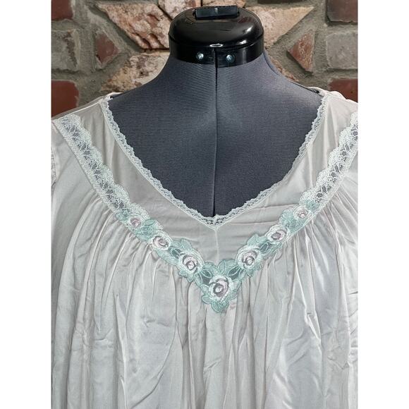 satin nightgown V neck lace pink - Picture 4 of 9